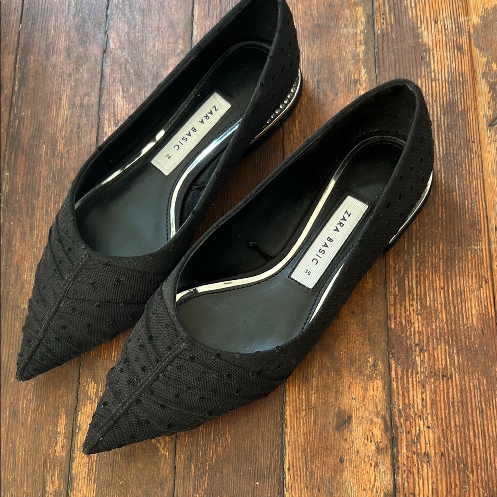 Zara Black Textured Women's Flats